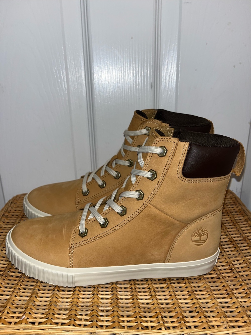TIMBERLAND Skyla Bay 6 inch Nubuck sneaker boot in Wheat NWOB